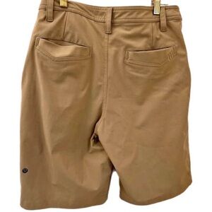 Lululemon Athletica Men's Brown Flat Front Shorts